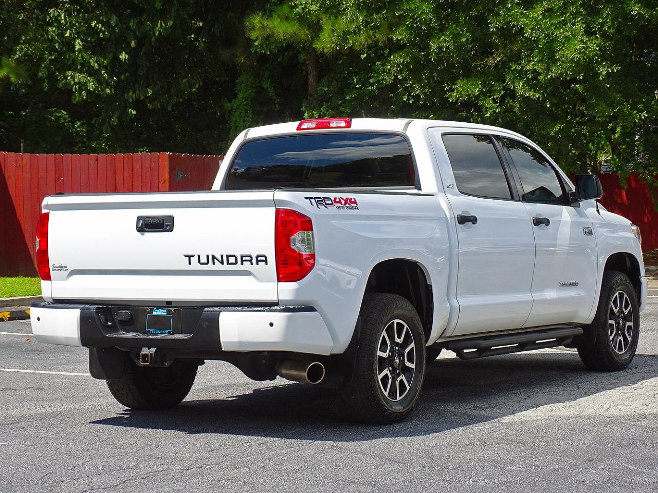 Toyota Tundra 4WD SR5 CrewMax 5.5' Bed 5.7L (Natl) 2017