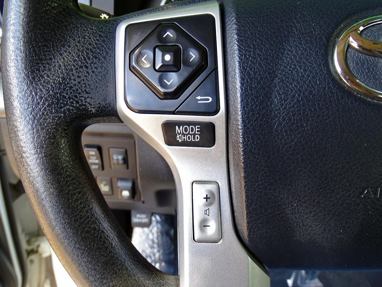 Toyota Tundra 4WD SR5 CrewMax 5.5' Bed 5.7L (Natl) 2017