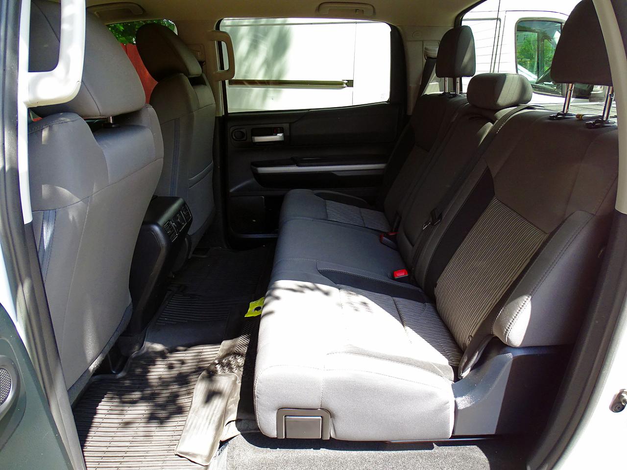 Toyota Tundra 4WD SR5 CrewMax 5.5' Bed 5.7L (Natl) 2017
