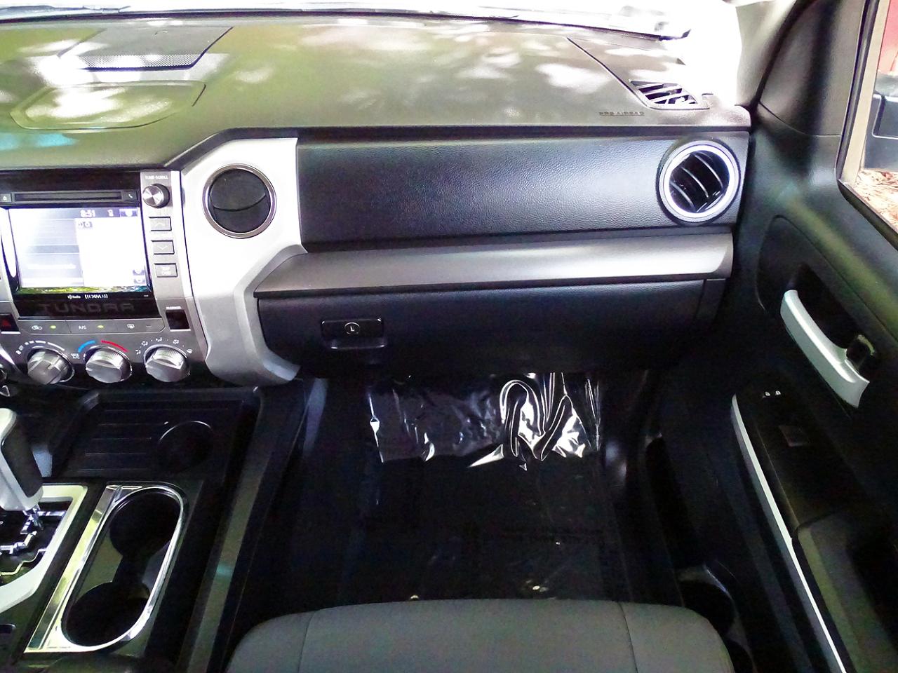 Toyota Tundra 4WD SR5 CrewMax 5.5' Bed 5.7L (Natl) 2017