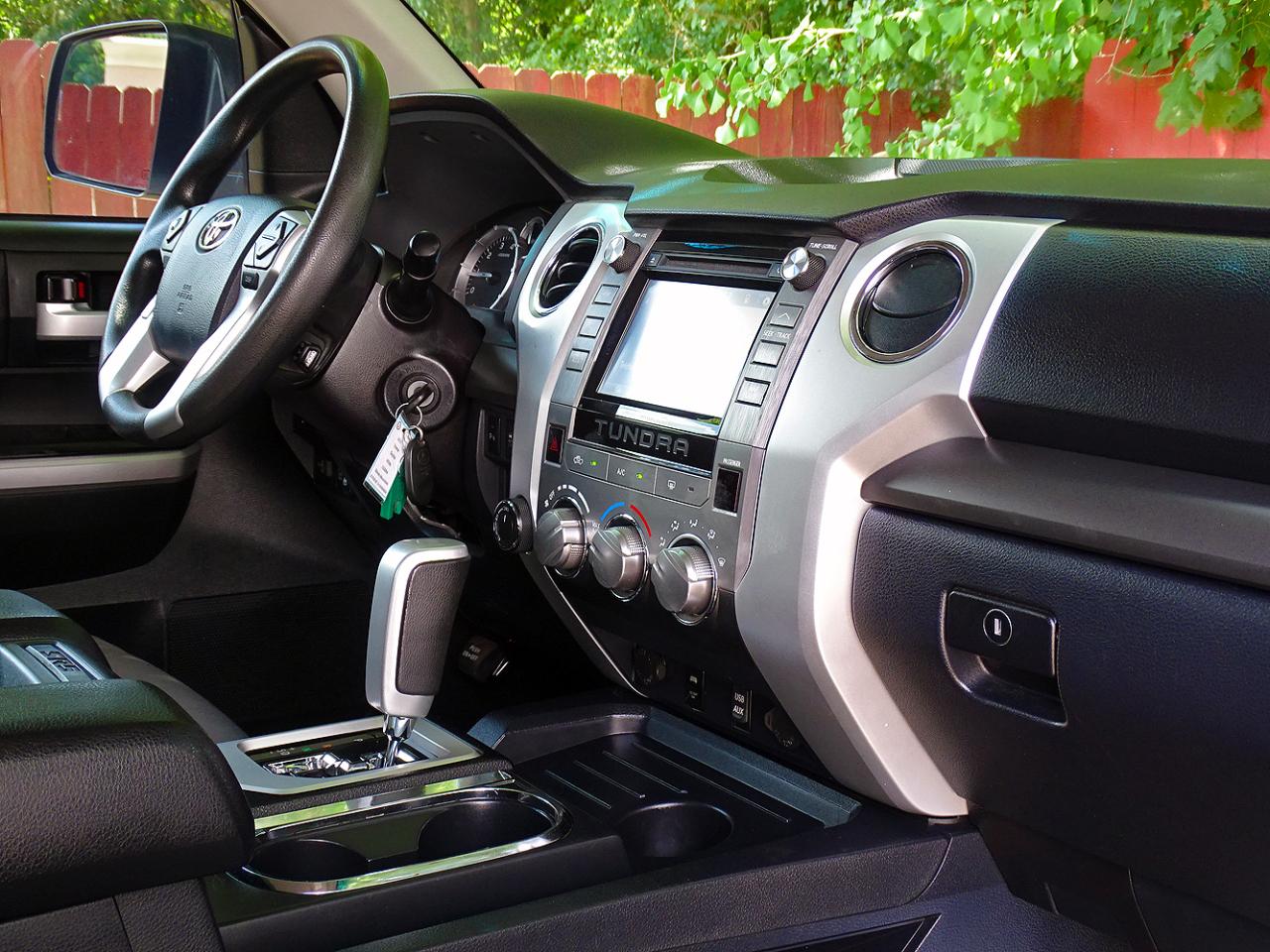 Toyota Tundra 4WD SR5 CrewMax 5.5' Bed 5.7L (Natl) 2017
