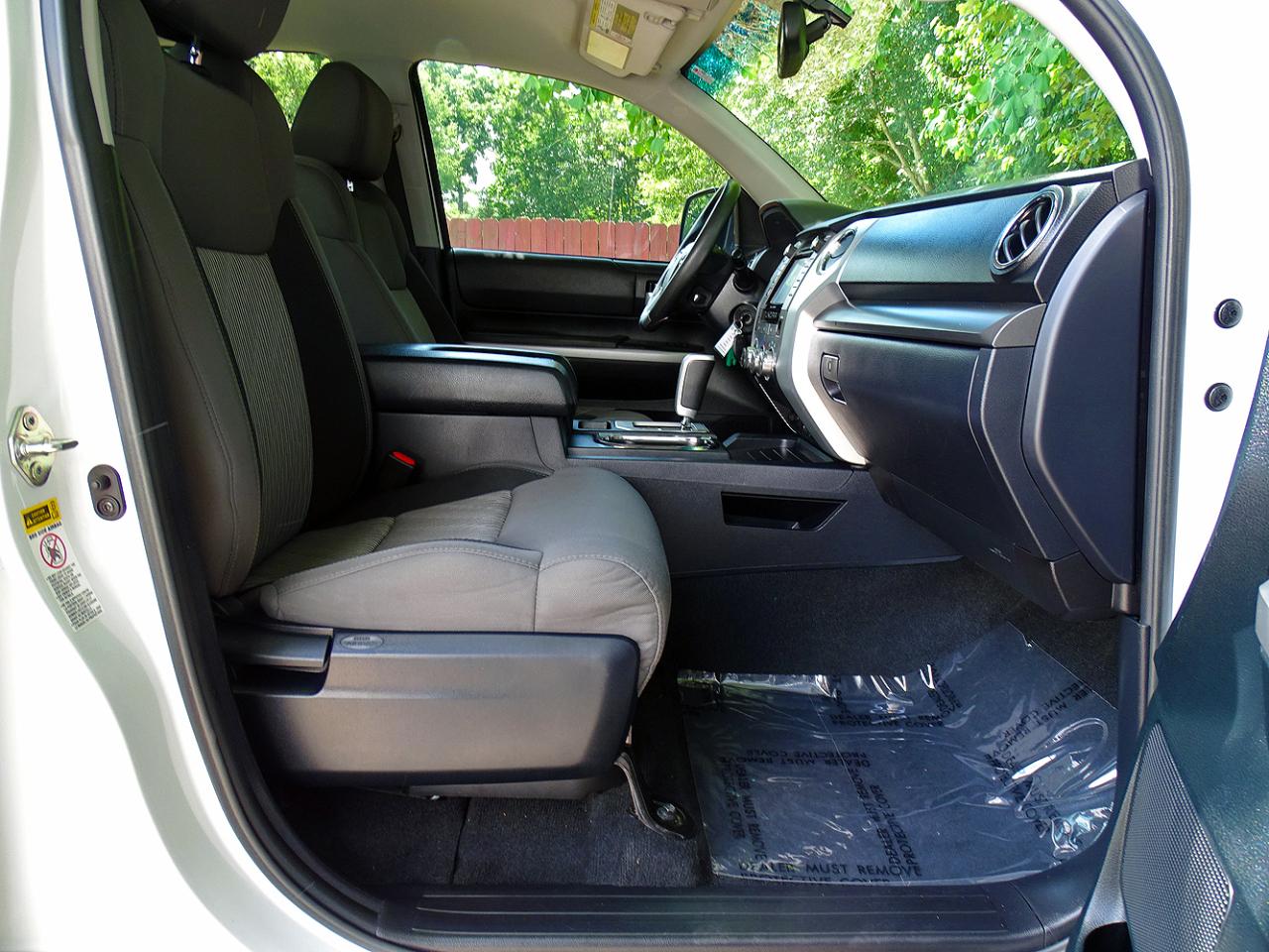 Toyota Tundra 4WD SR5 CrewMax 5.5' Bed 5.7L (Natl) 2017