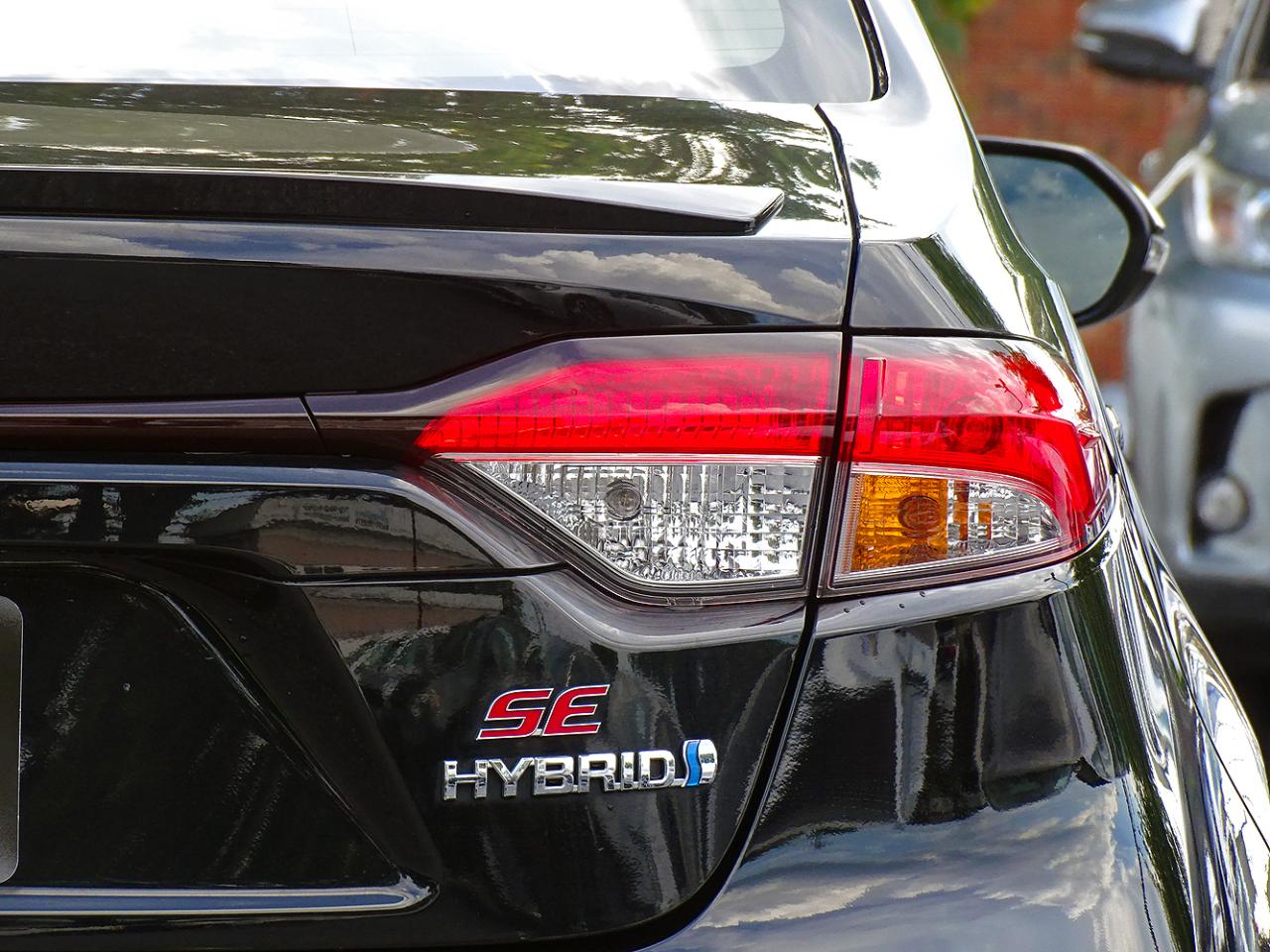 Toyota Corolla Hybrid SE FWD (Natl) 2023