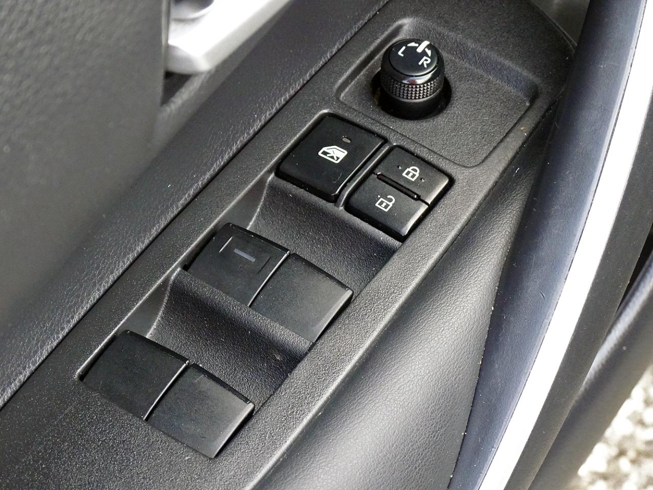 Toyota Corolla Hybrid SE FWD (Natl) 2023