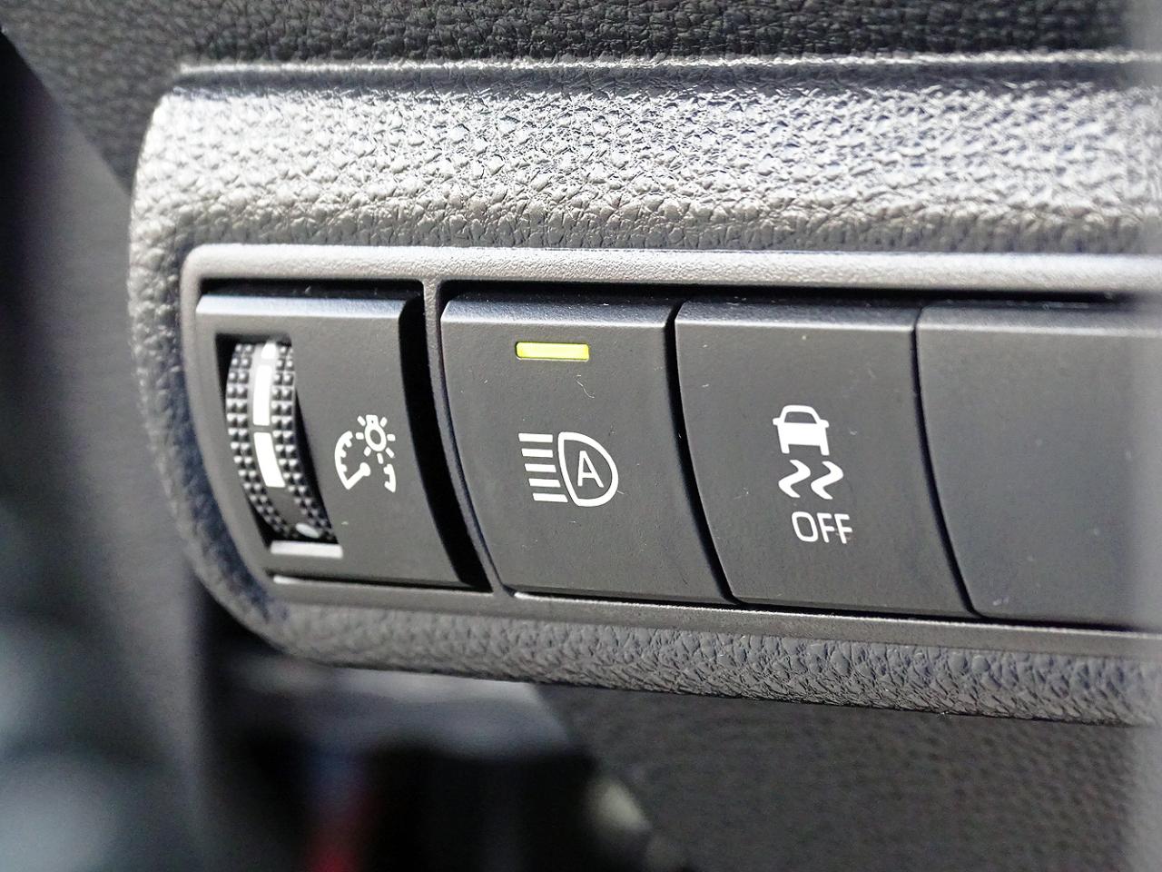 Toyota Corolla Hybrid SE FWD (Natl) 2023