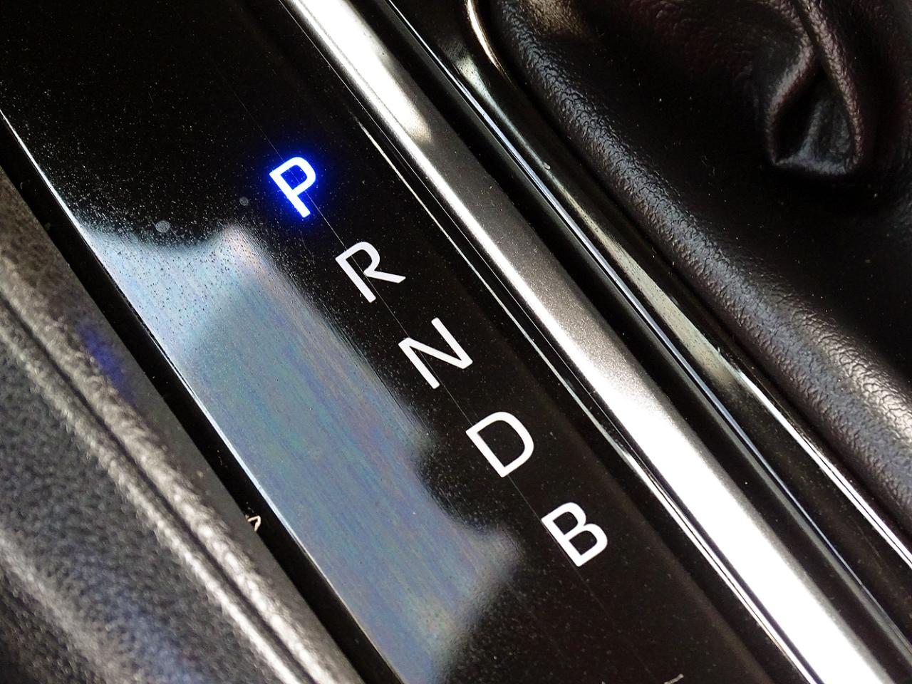 Toyota Corolla Hybrid SE FWD (Natl) 2023