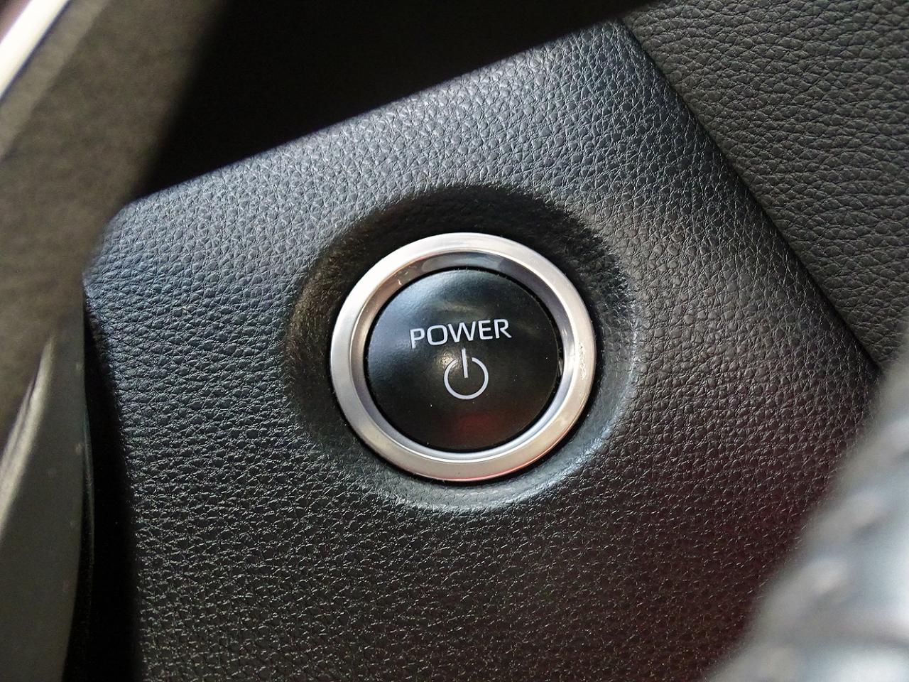 Toyota Corolla Hybrid SE FWD (Natl) 2023
