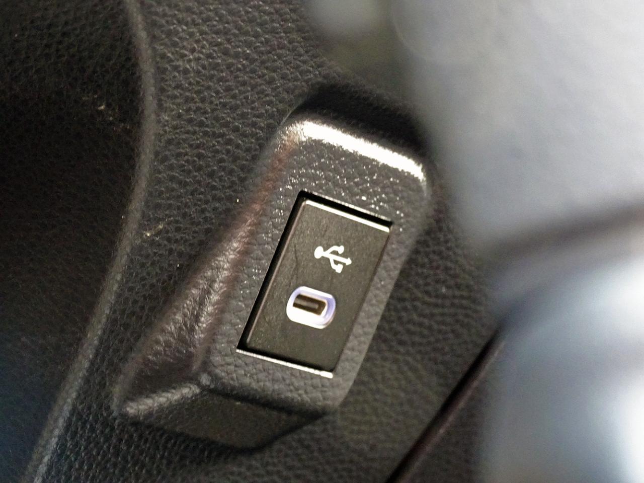 Toyota Corolla Hybrid SE FWD (Natl) 2023