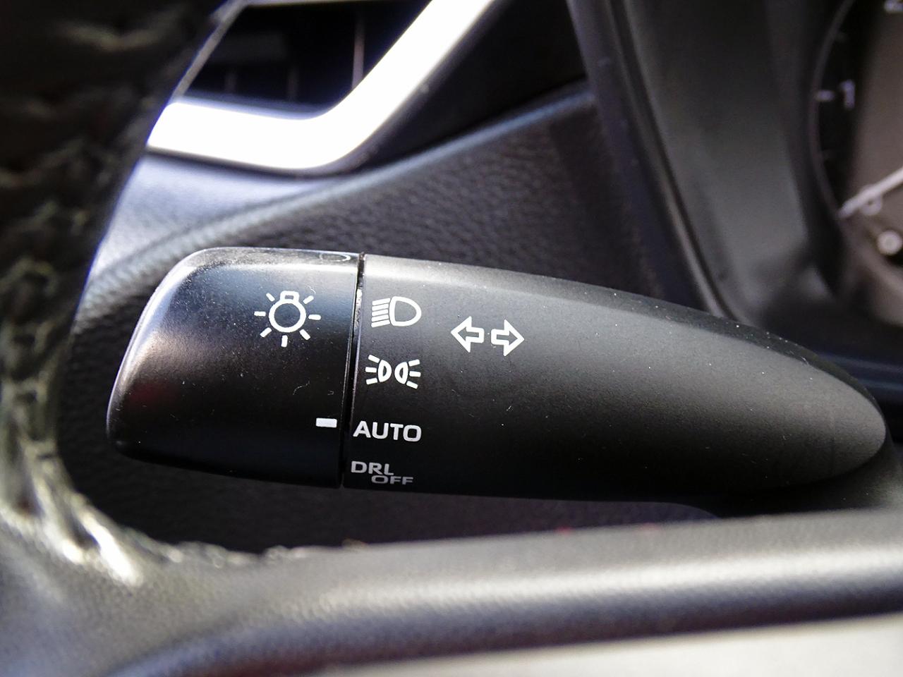 Toyota Corolla Hybrid SE FWD (Natl) 2023