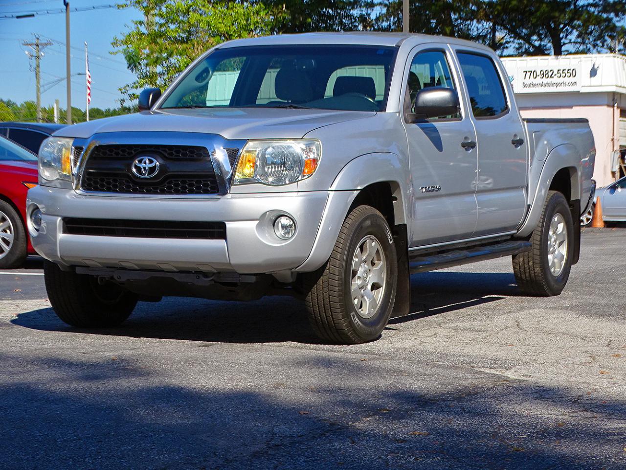 Toyota Tacoma 4WD Double Cab V6 AT SR5 (Natl) 2011