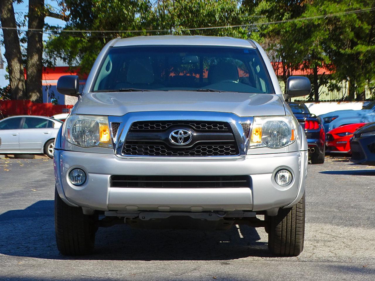 Toyota Tacoma 4WD Double Cab V6 AT SR5 (Natl) 2011