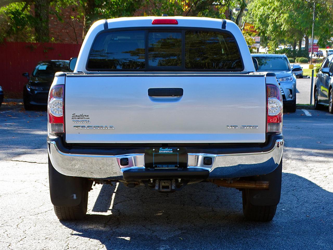 Toyota Tacoma 4WD Double Cab V6 AT SR5 (Natl) 2011