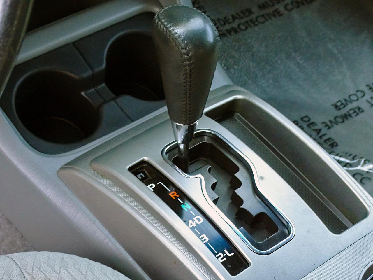 Toyota Tacoma 4WD Double Cab V6 AT SR5 (Natl) 2011