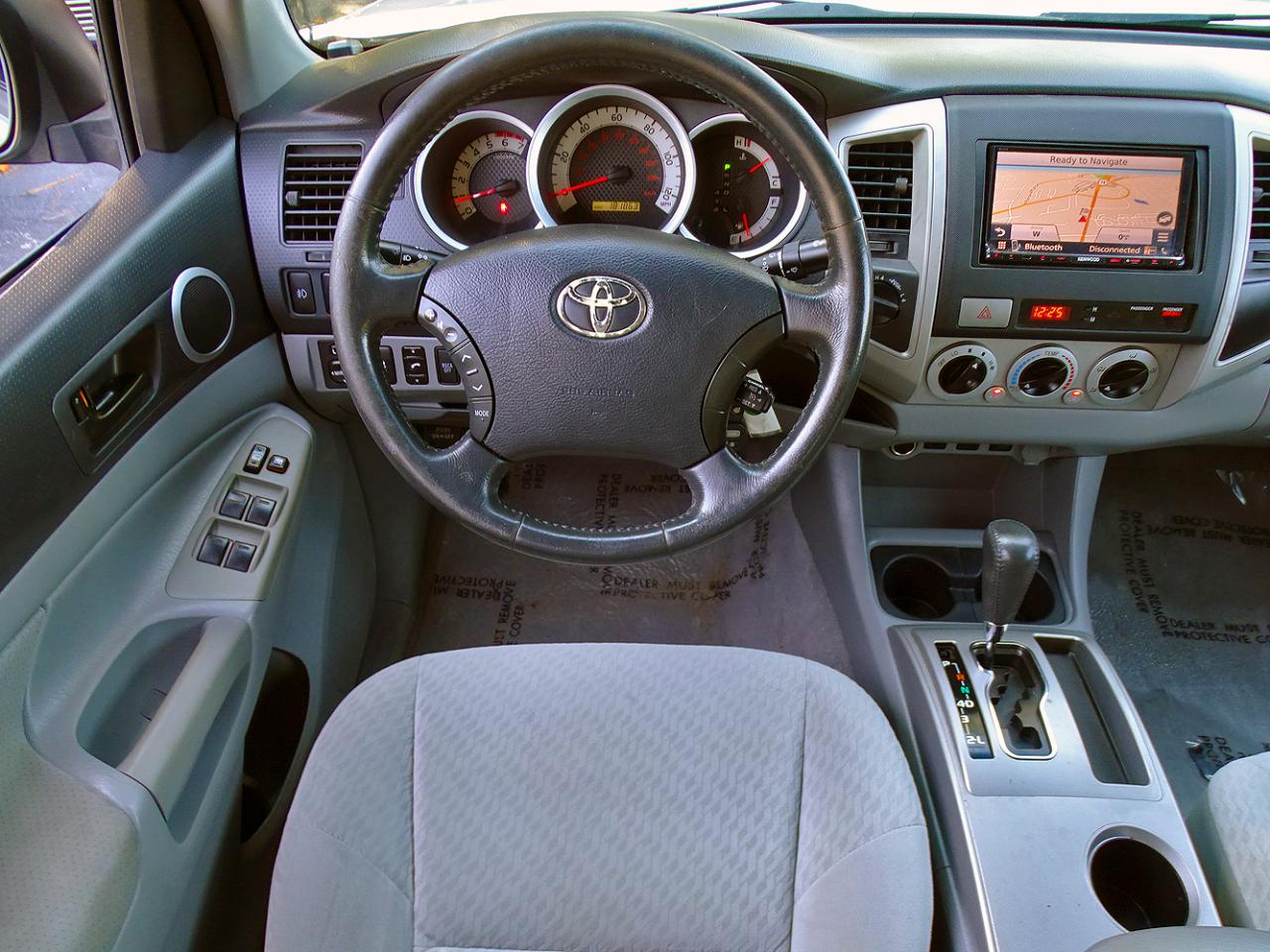Toyota Tacoma 4WD Double Cab V6 AT SR5 (Natl) 2011