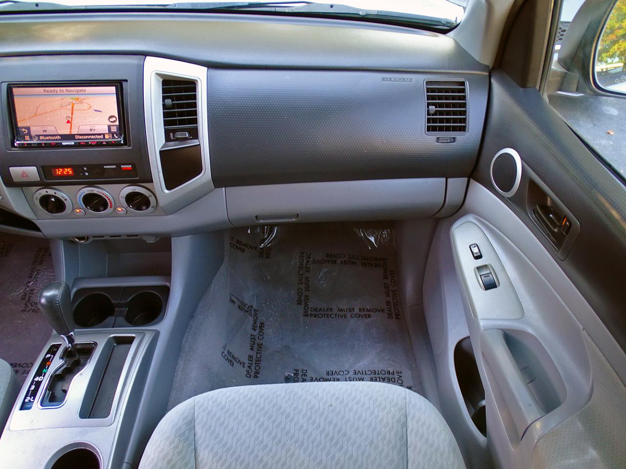 Toyota Tacoma 4WD Double Cab V6 AT SR5 (Natl) 2011