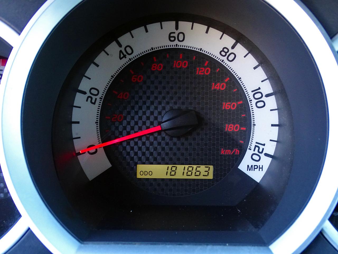 Toyota Tacoma 4WD Double Cab V6 AT SR5 (Natl) 2011