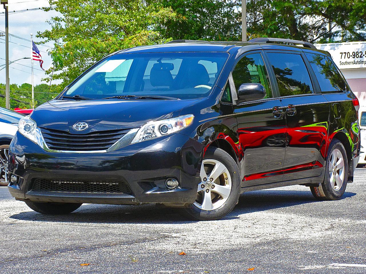 Toyota Sienna 5dr 8-Pass Van V6 LE FWD (Natl) 2014