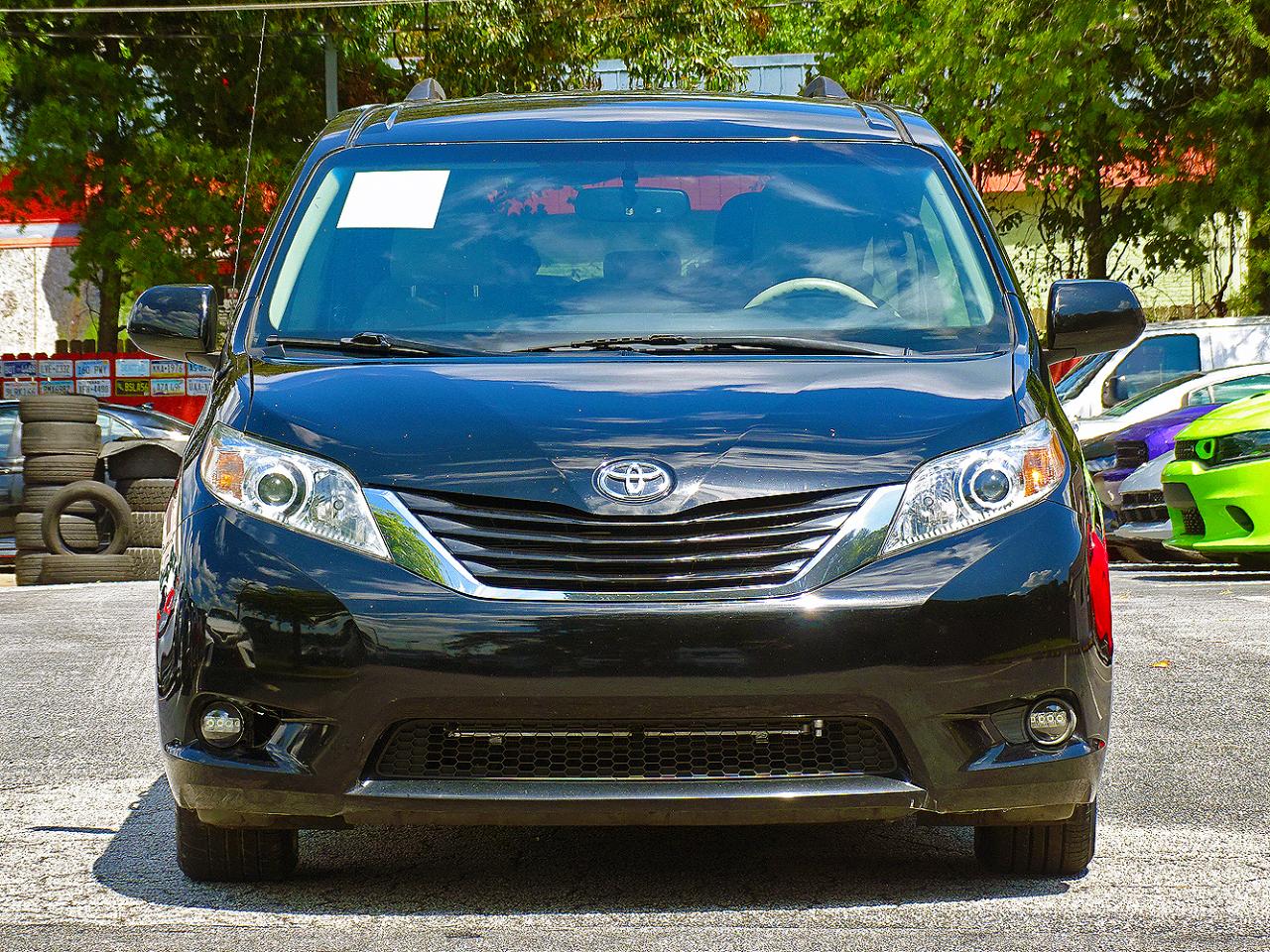 Toyota Sienna 5dr 8-Pass Van V6 LE FWD (Natl) 2014