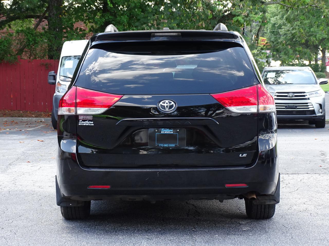 Toyota Sienna 5dr 8-Pass Van V6 LE FWD (Natl) 2014