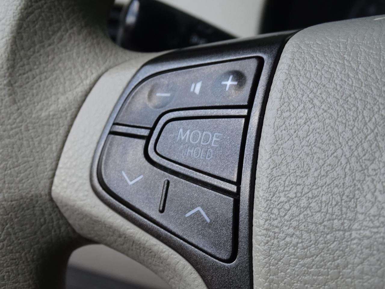 Toyota Sienna 5dr 8-Pass Van V6 LE FWD (Natl) 2014