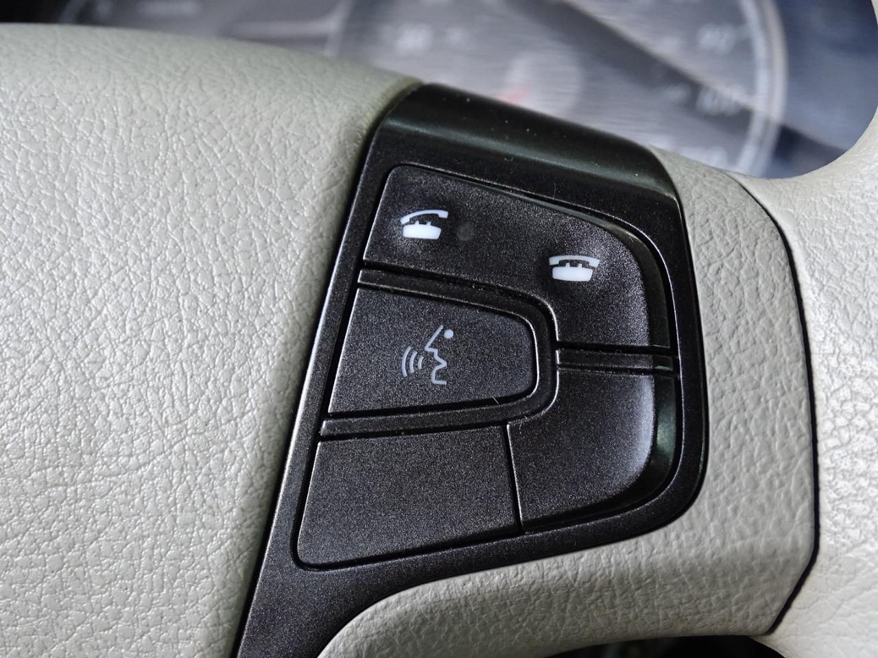 Toyota Sienna 5dr 8-Pass Van V6 LE FWD (Natl) 2014