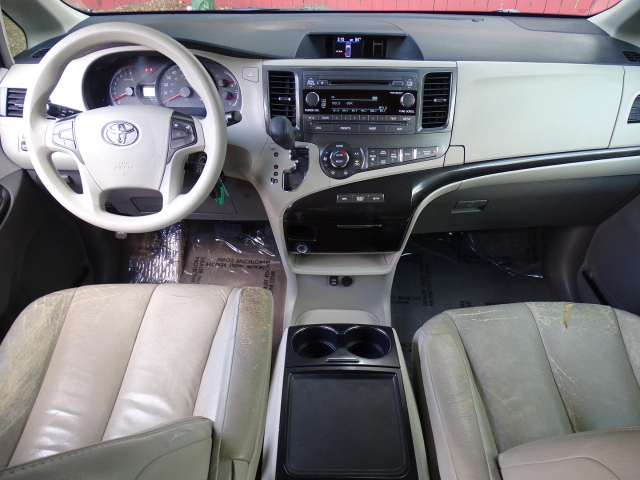Toyota Sienna 5dr 8-Pass Van V6 LE FWD (Natl) 2014
