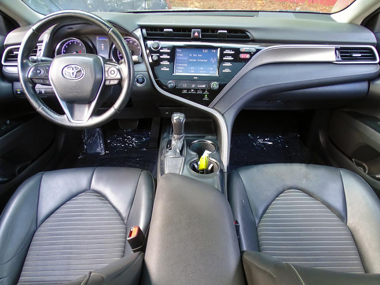 Toyota Camry SE Auto (Natl) 2020