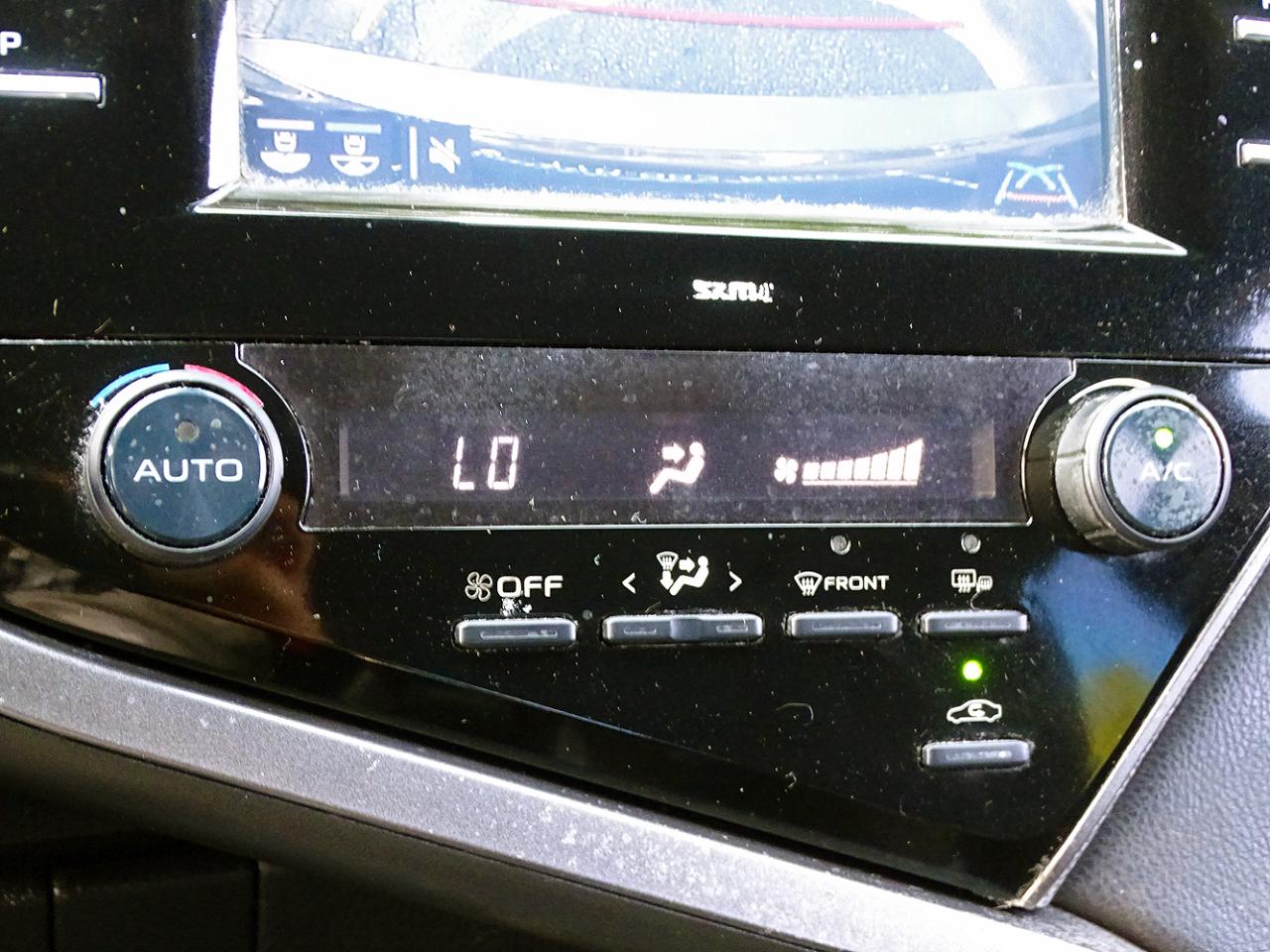 Toyota Camry SE Auto (Natl) 2020