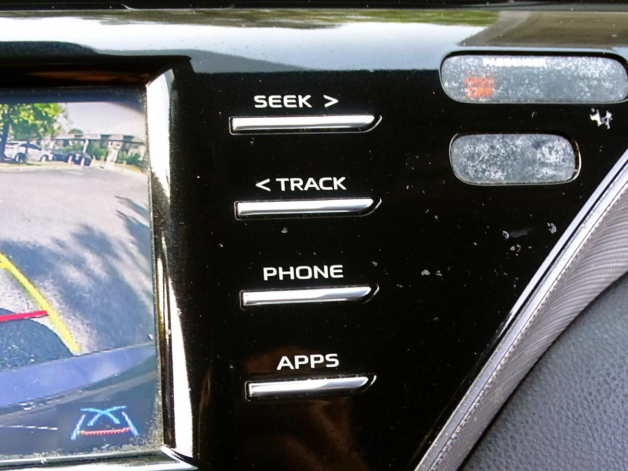 Toyota Camry SE Auto (Natl) 2020