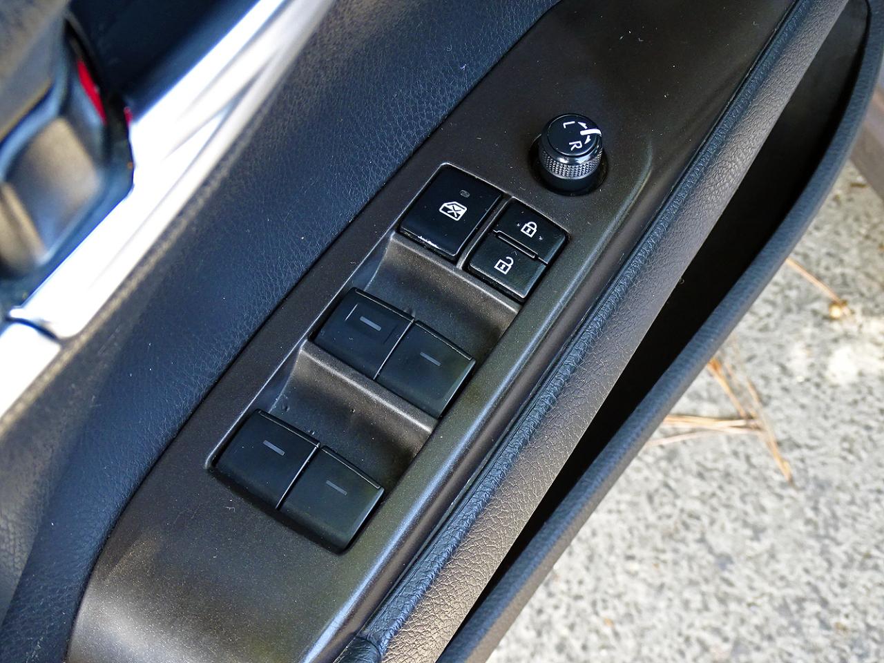 Toyota Camry 4dr Sdn I4 Auto SE (Natl) 2023