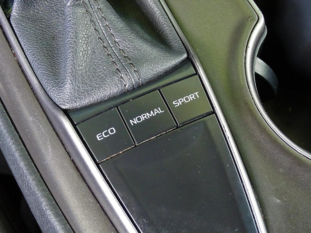 Toyota Camry 4dr Sdn I4 Auto SE (Natl) 2023