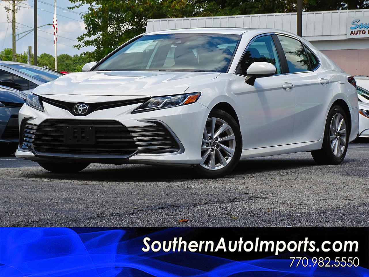 Toyota Camry LE Auto (Natl) 2021