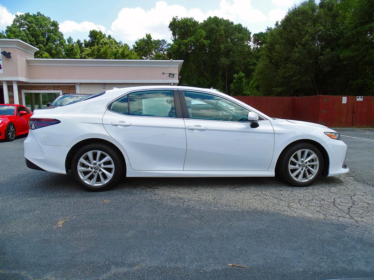 Toyota Camry LE Auto (Natl) 2021