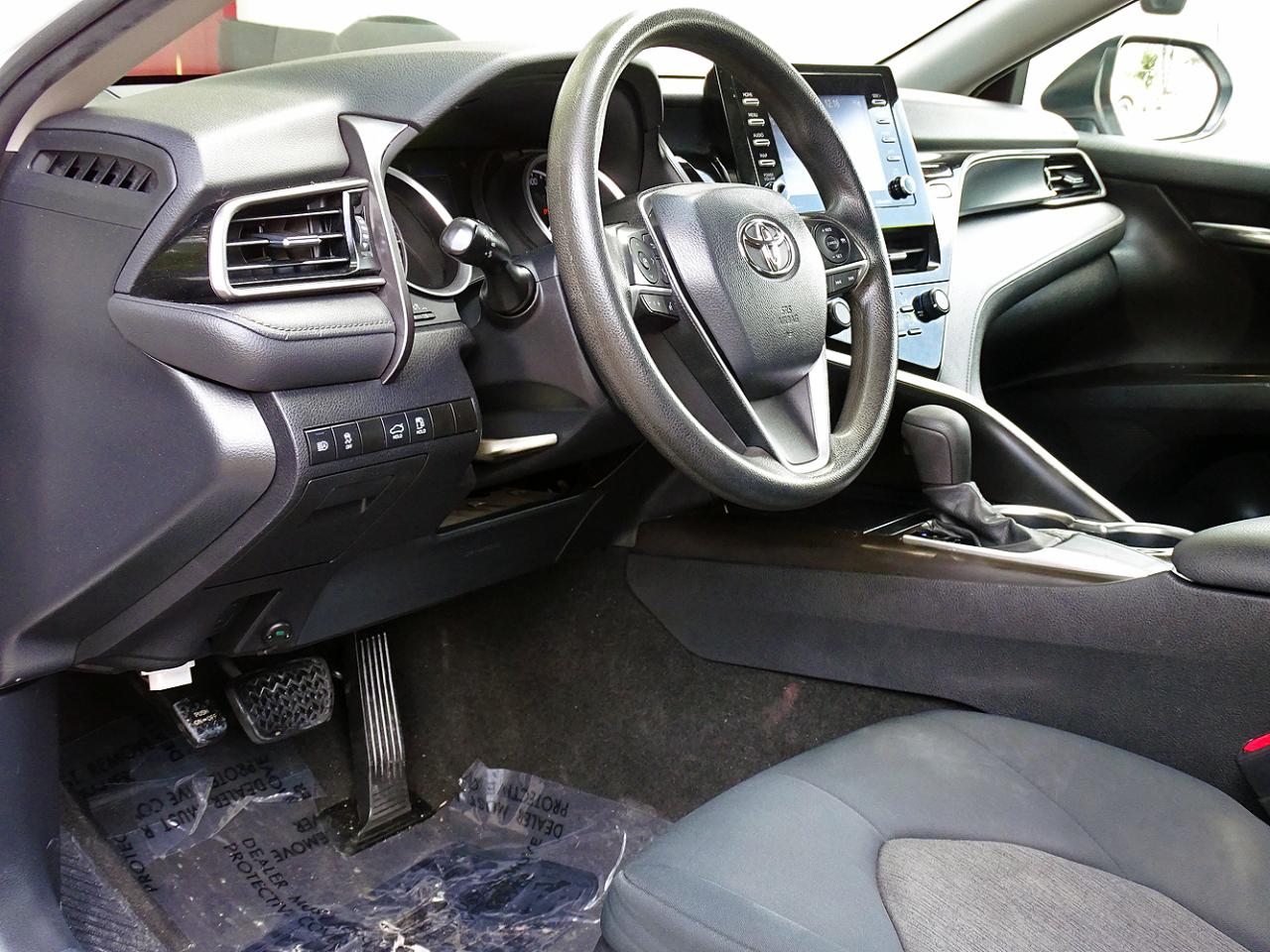 Toyota Camry LE Auto (Natl) 2021