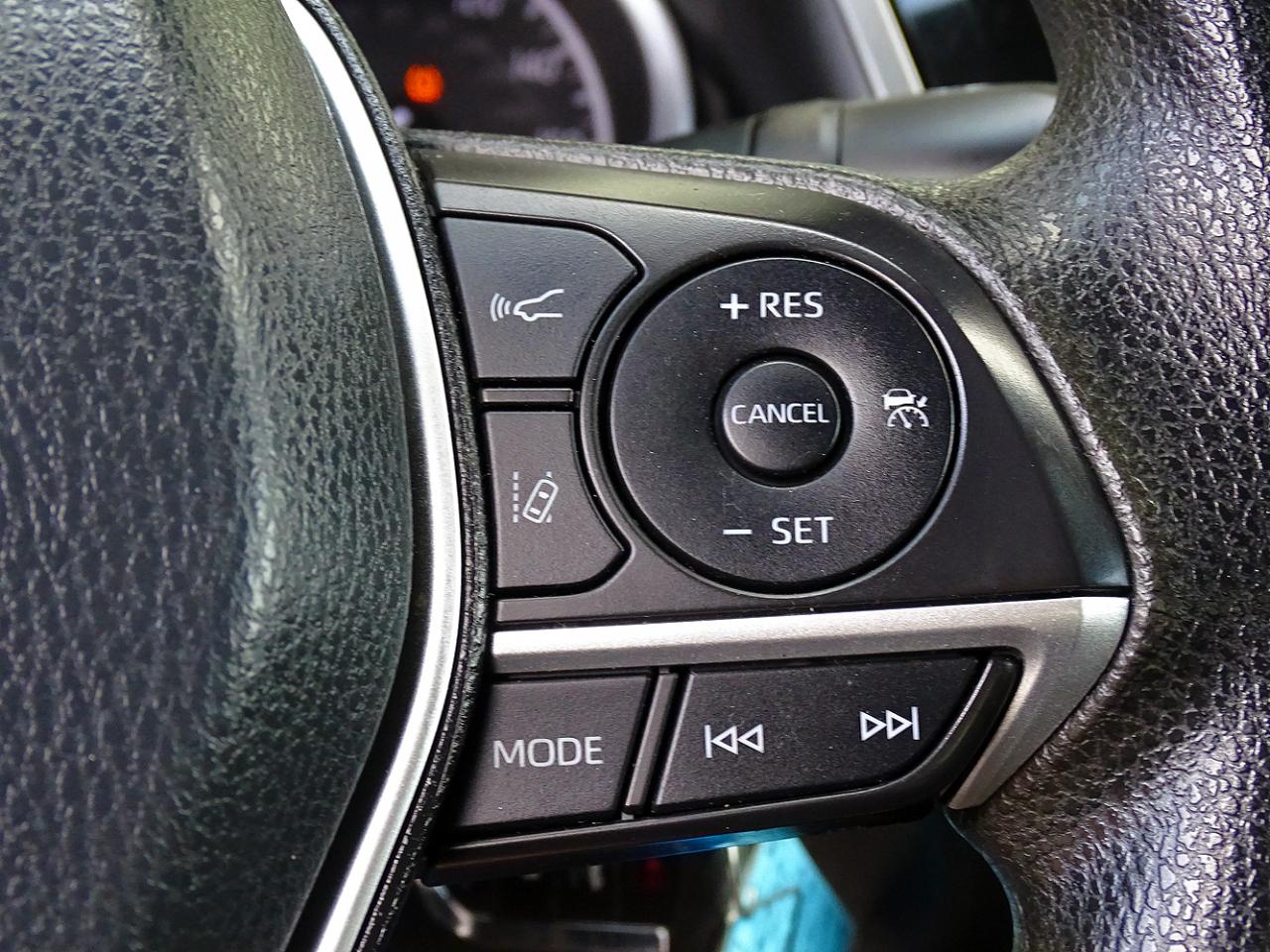 Toyota Camry LE Auto (Natl) 2021