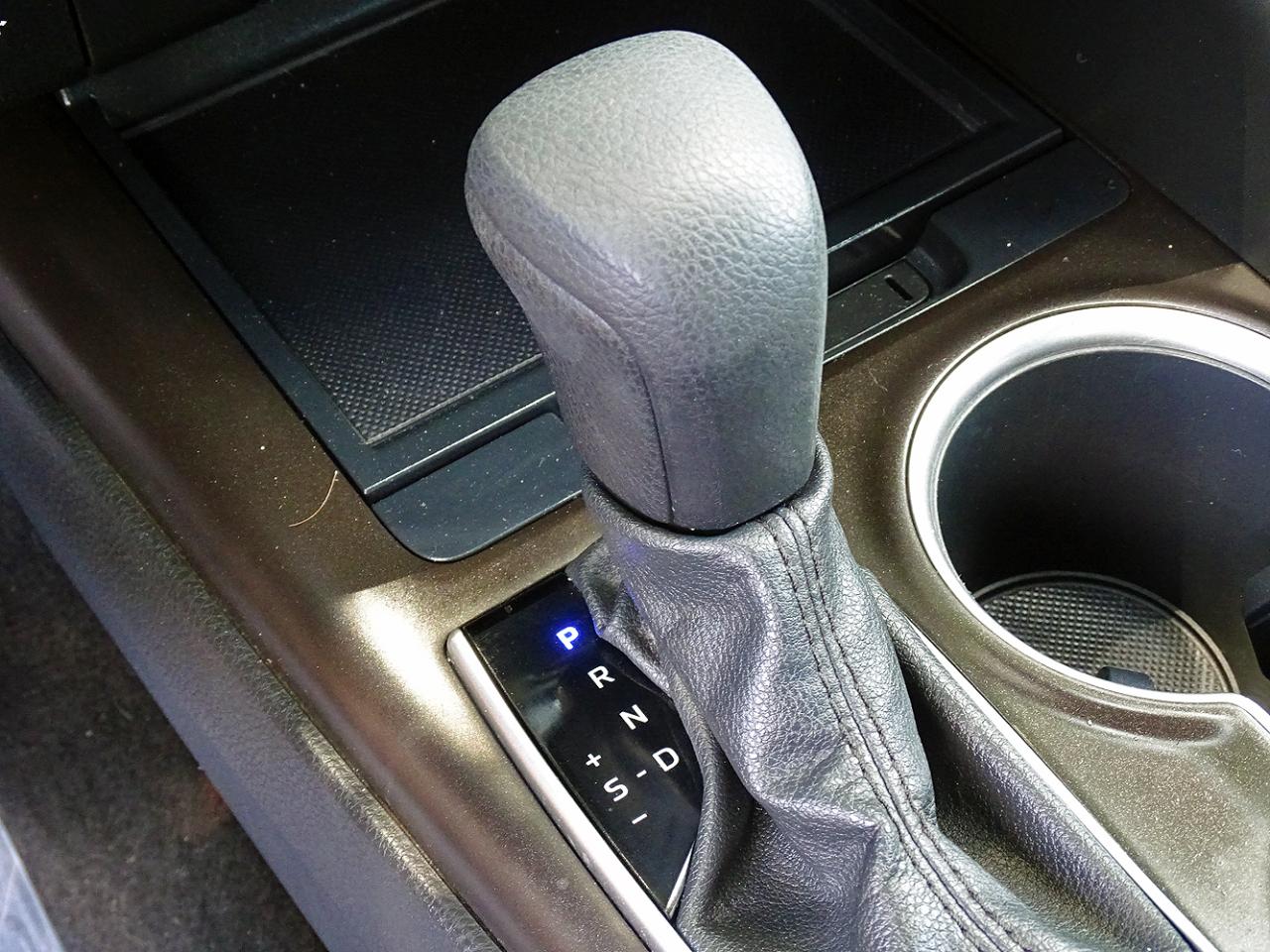 Toyota Camry LE Auto (Natl) 2021