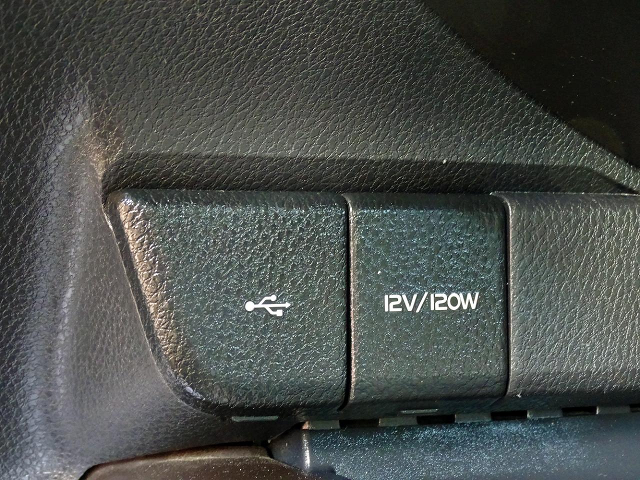 Toyota Camry LE Auto (Natl) 2021
