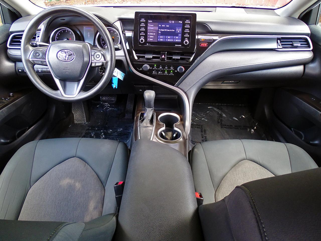 Toyota Camry LE Auto (Natl) 2021
