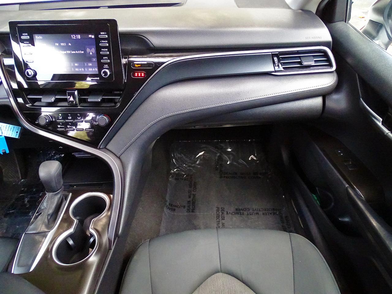 Toyota Camry LE Auto (Natl) 2021