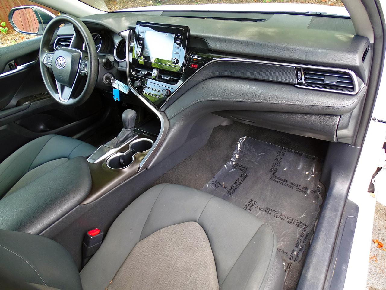 Toyota Camry LE Auto (Natl) 2021