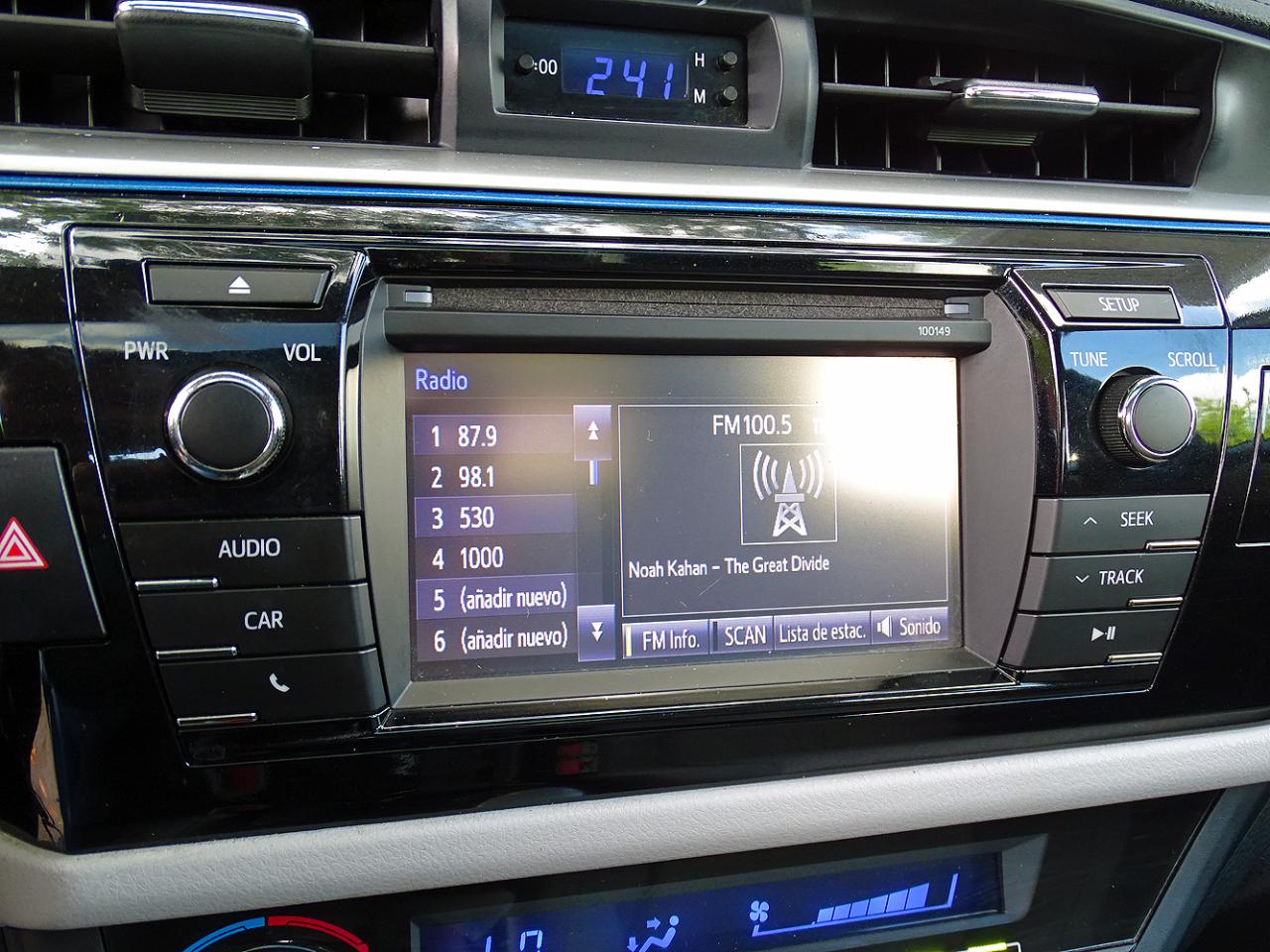 Toyota Corolla 4dr Sdn CVT LE Premium (Natl) 2014