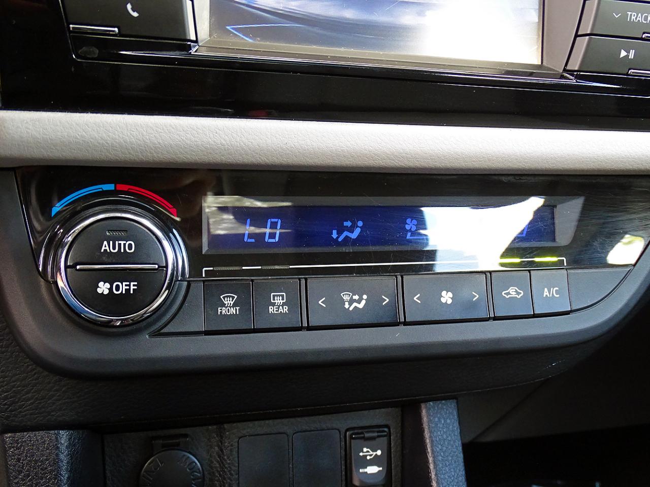 Toyota Corolla 4dr Sdn CVT LE Premium (Natl) 2014