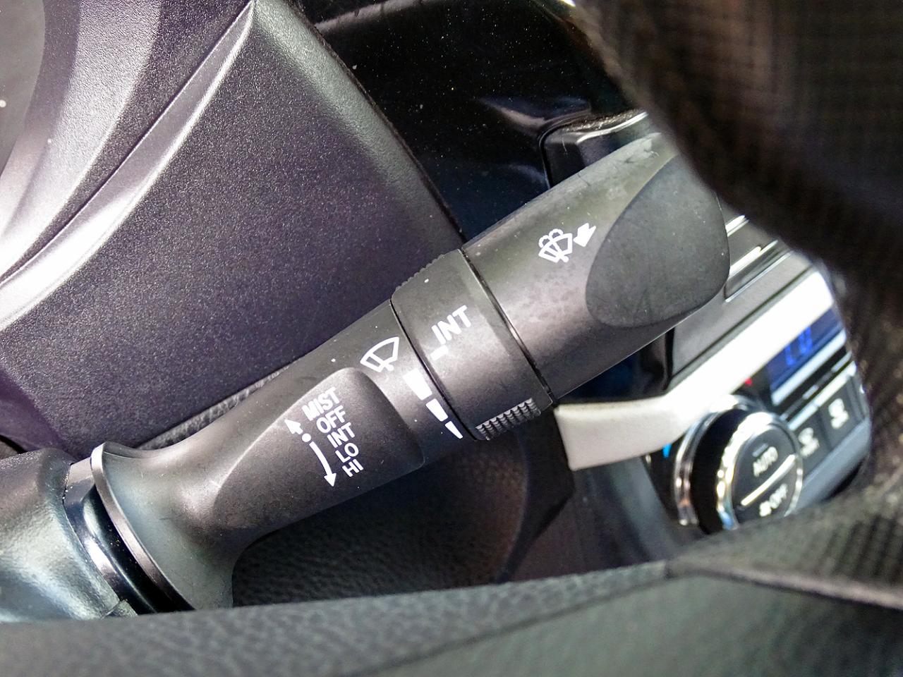 Toyota Corolla 4dr Sdn CVT LE Premium (Natl) 2014