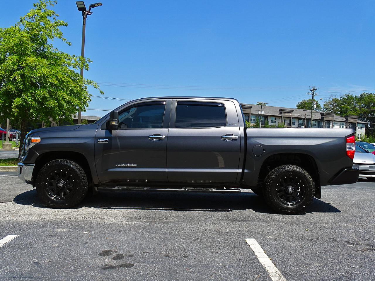 Toyota Tundra 4WD Limited CrewMax 5.5' Bed 5.7L FFV (Natl) 2018
