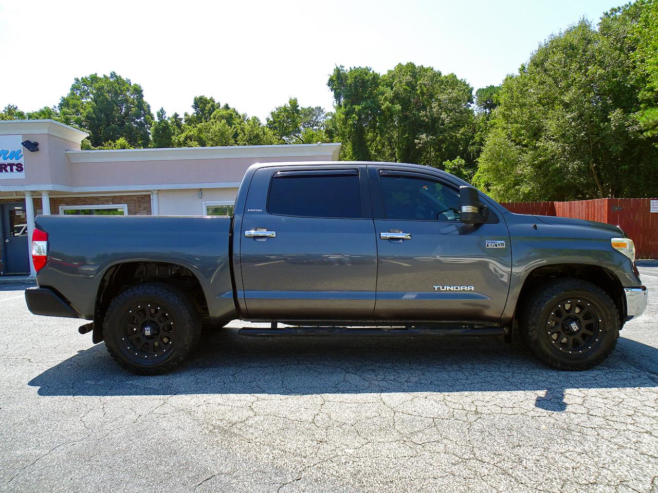 Toyota Tundra 4WD Limited CrewMax 5.5' Bed 5.7L FFV (Natl) 2018