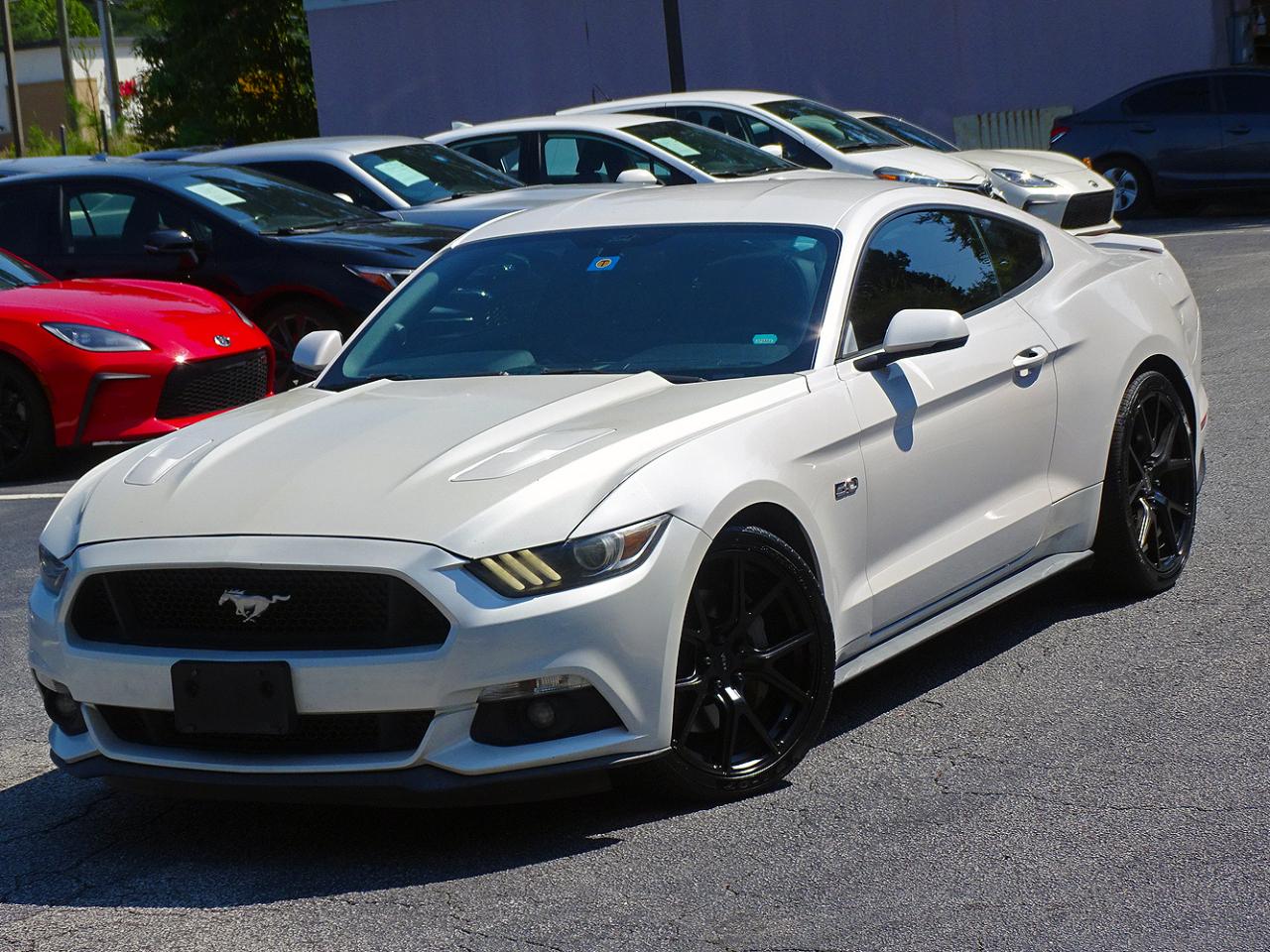 Ford Mustang photo 5
