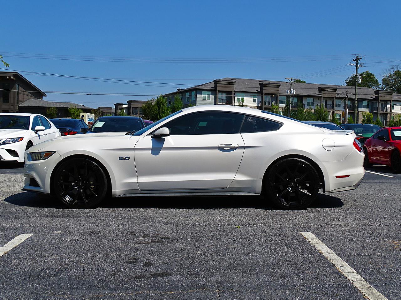 Ford Mustang photo 6