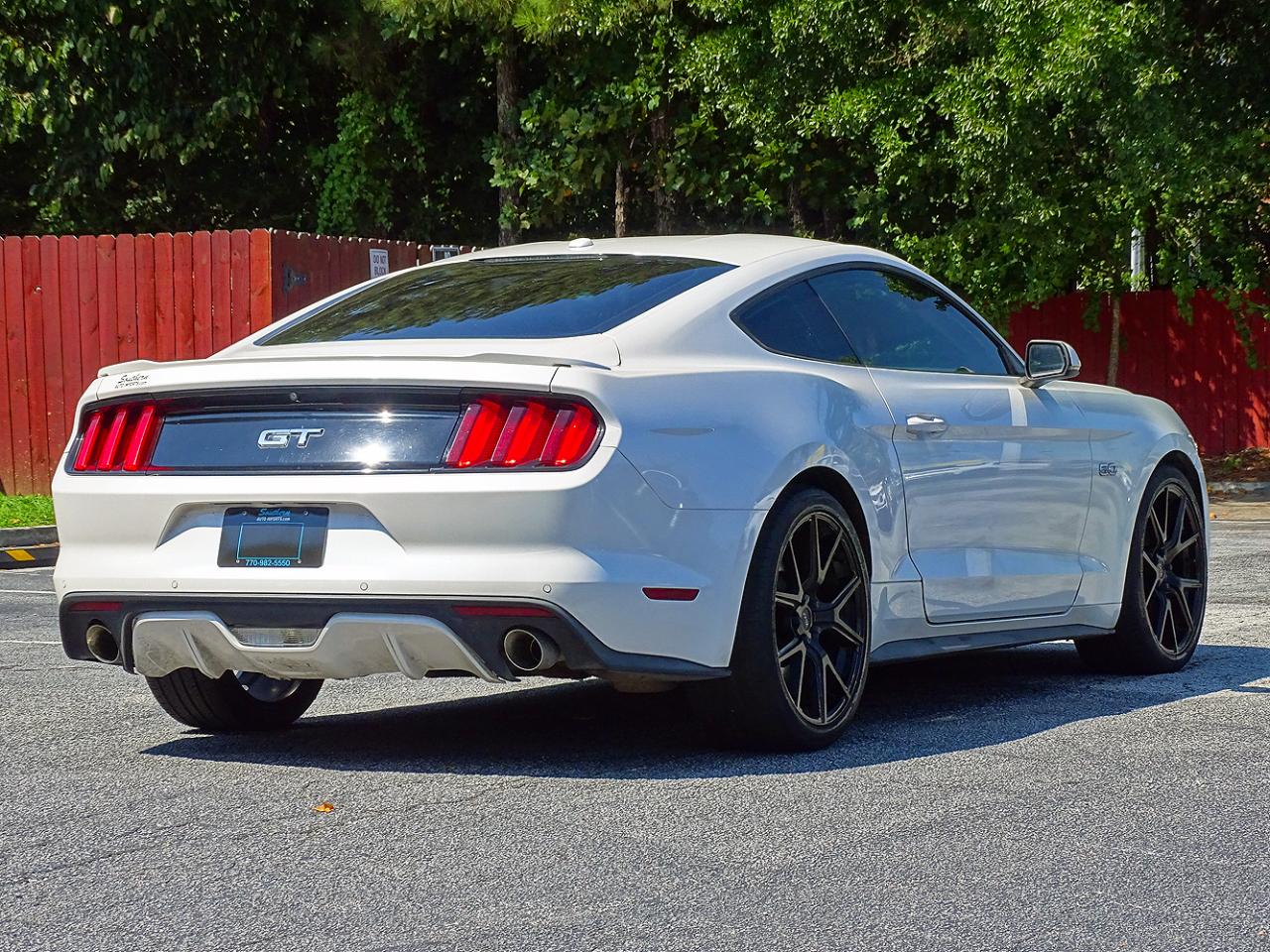 Ford Mustang photo 11