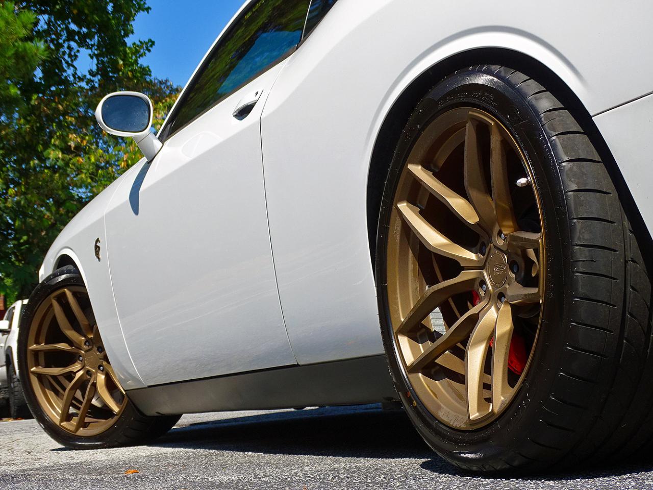 Dodge Challenger photo 6
