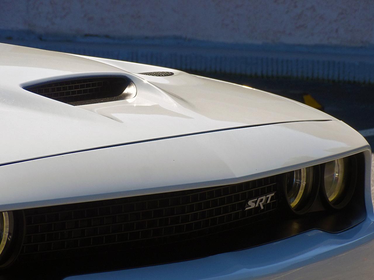 Dodge Challenger photo 13